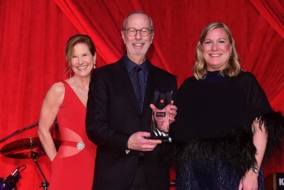 Mark_with_Red_Cross_Award_Red_Cross_Ball_2023.jpg